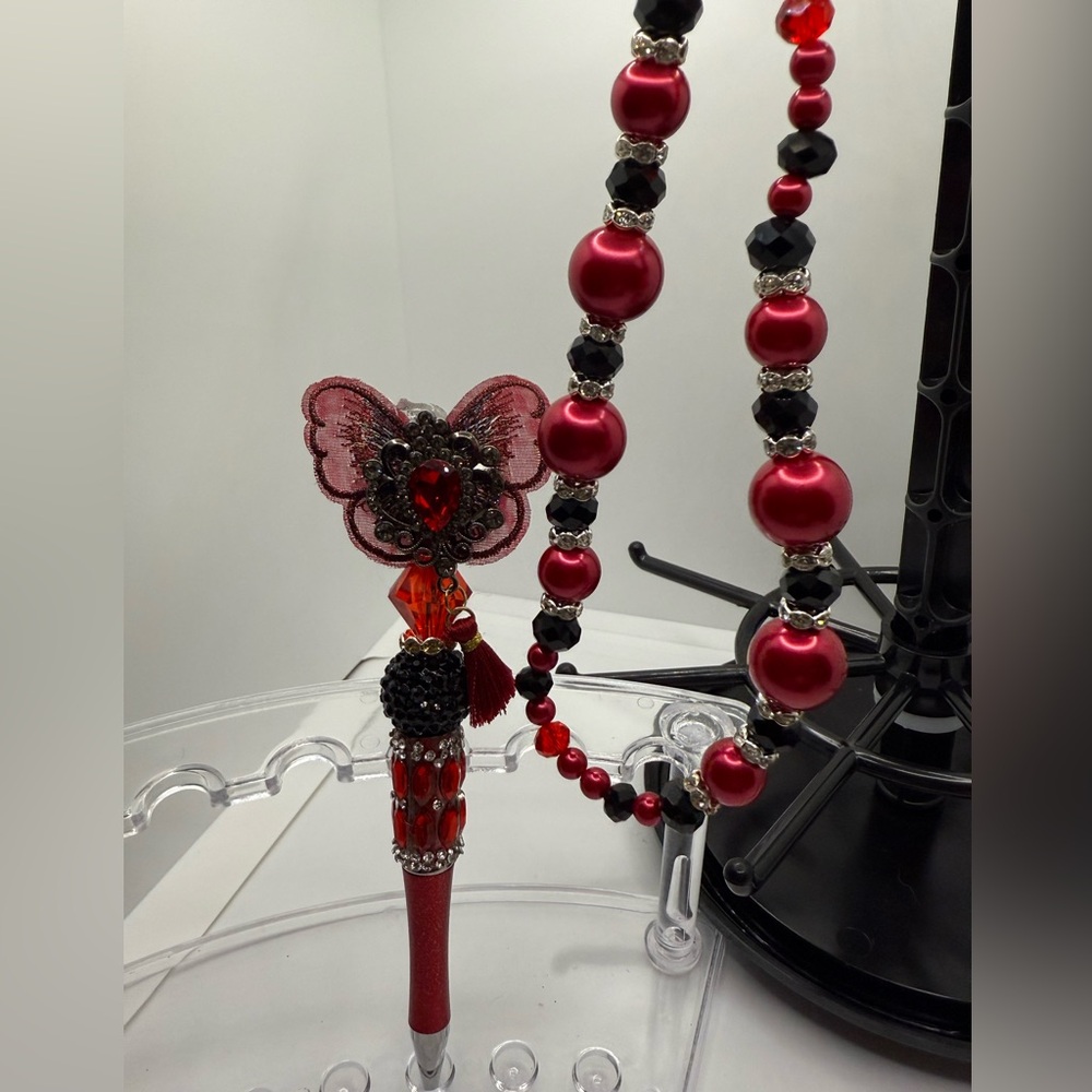 Elegant Red and Black Beaded Handbag Charm & Pen Set